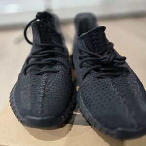 Yeezy 350 V2 Men's Onyx Sneakers
